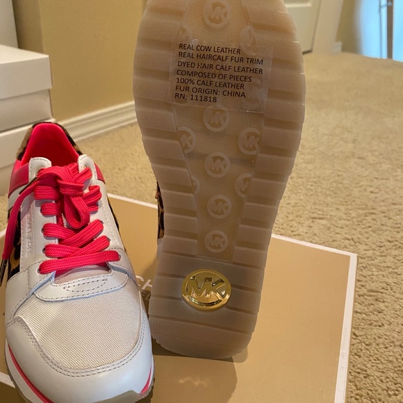 Shoes - Picture 4 of 4